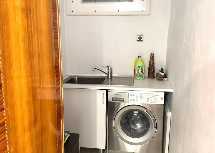 Apartment Center, 15 Min *